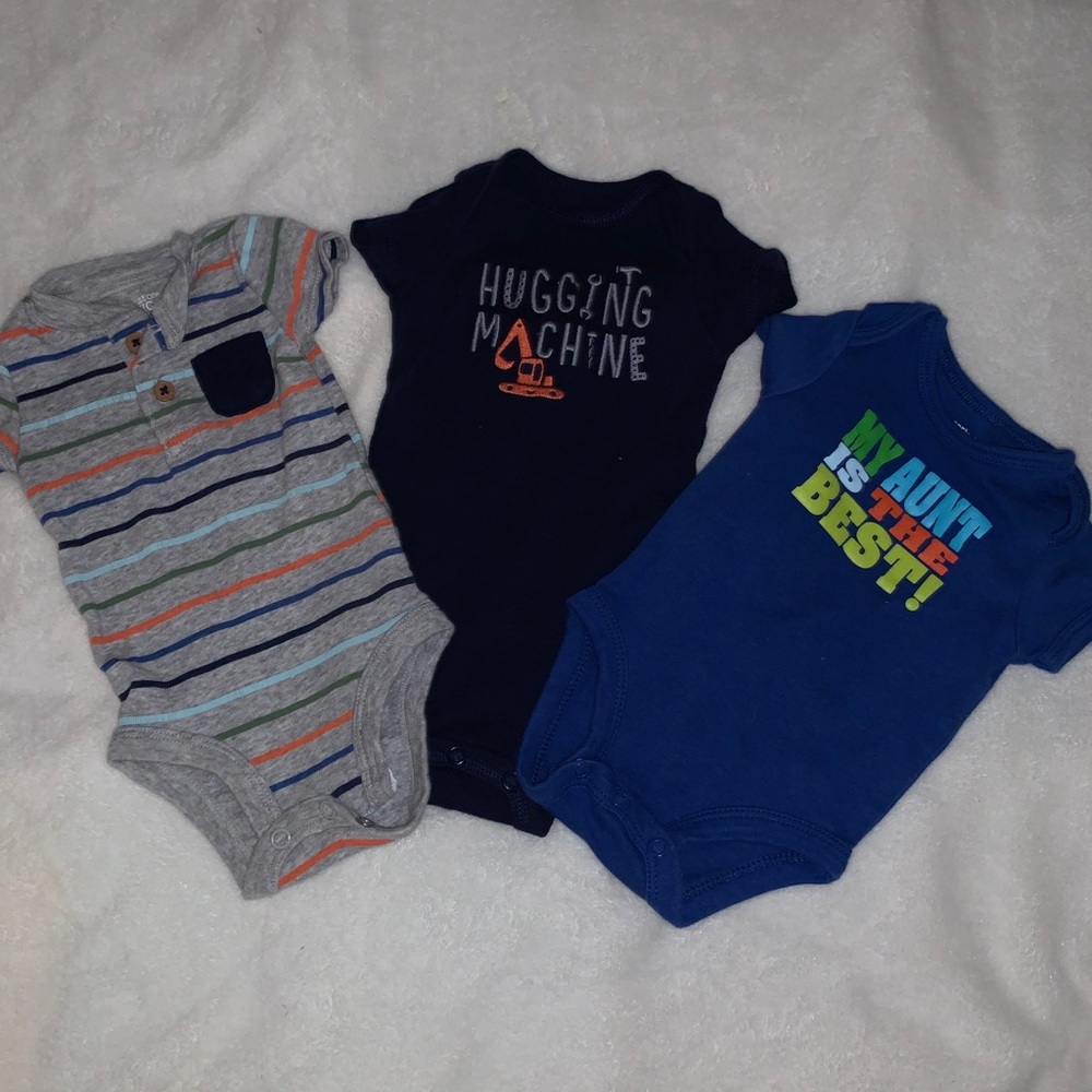 T-shirts three sets